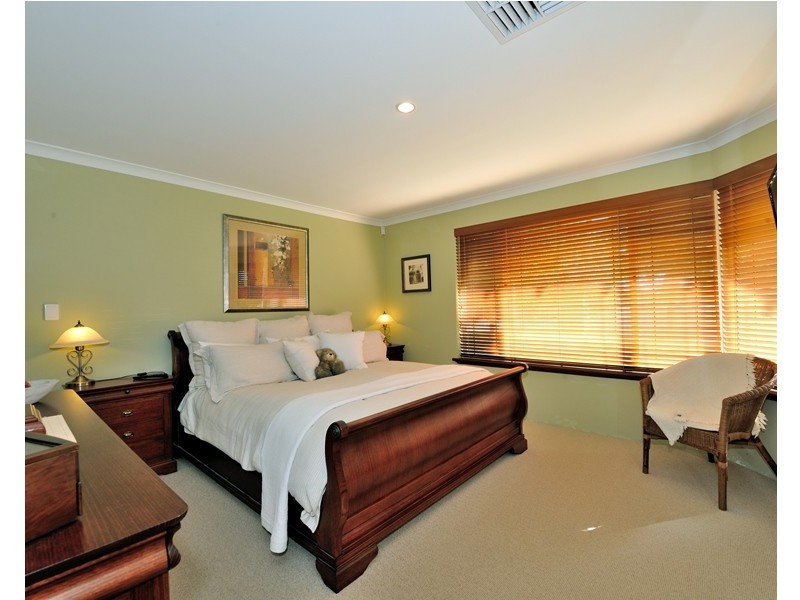 26 Georgetown Drive, Safety Bay WA 6169