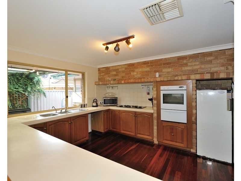 10 Java Place, Waikiki WA 6169