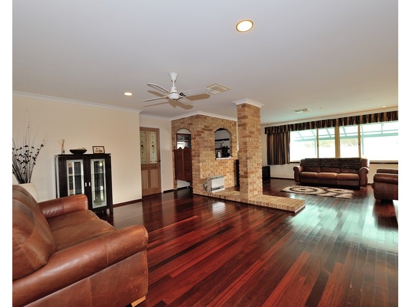 10 Java Place, Waikiki WA 6169