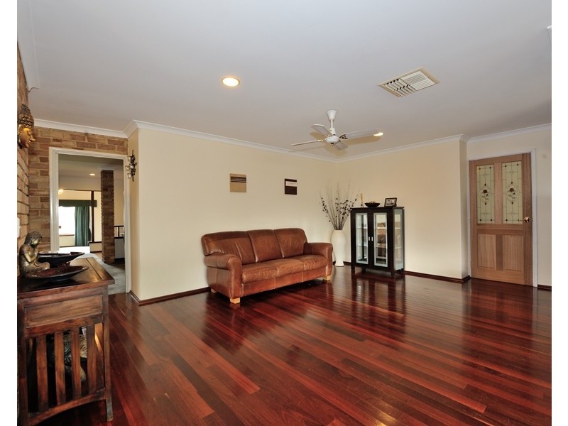 10 Java Place, Waikiki WA 6169