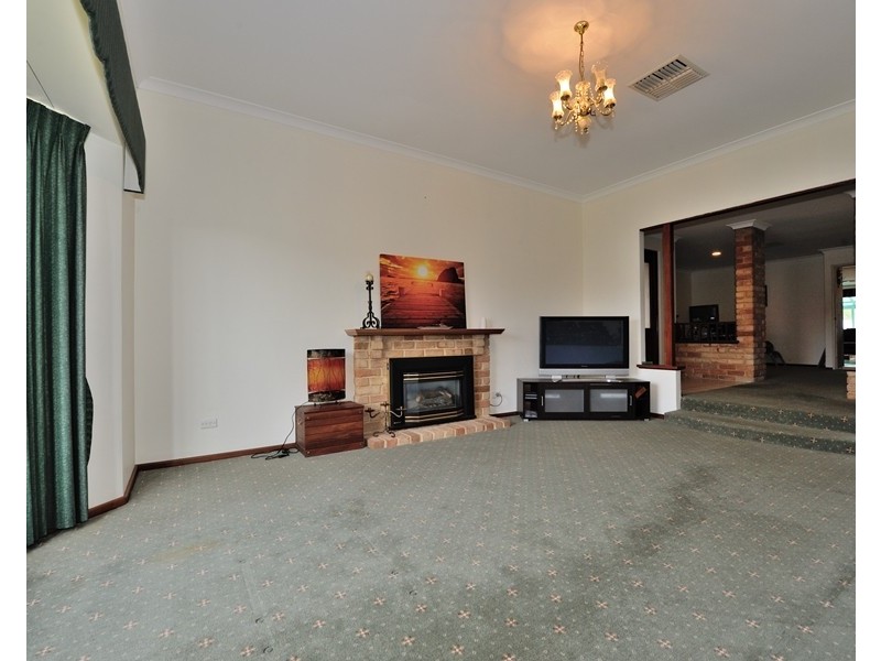 10 Java Place, Waikiki WA 6169