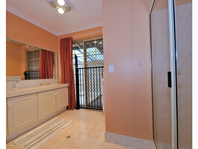 10 Java Place, Waikiki WA 6169