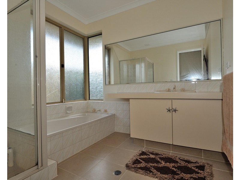 10 Java Place, Waikiki WA 6169