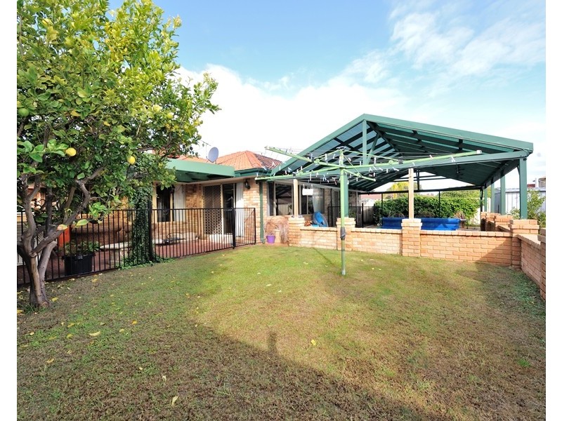 10 Java Place, Waikiki WA 6169