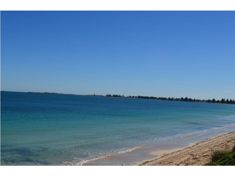 118 Warnbro Beach Road, Waikiki WA 6169