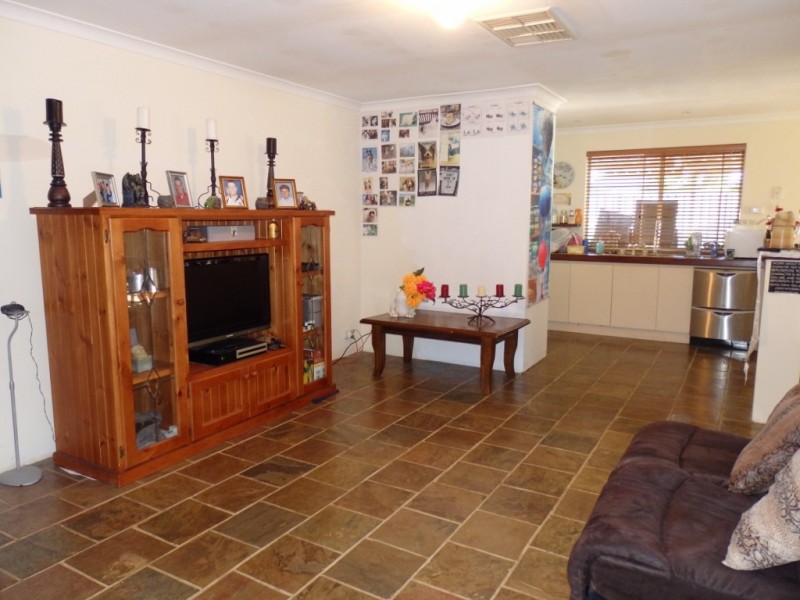 8 Britannia Place, Port Kennedy WA 6172