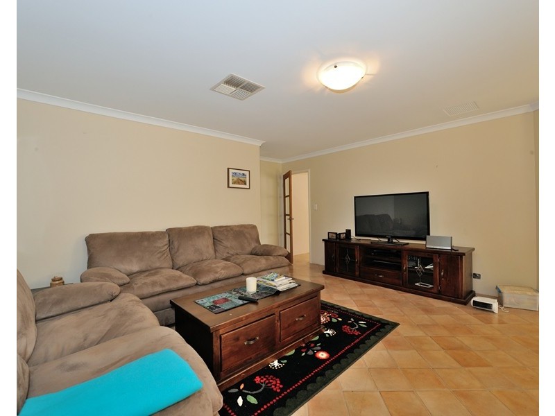 18 Lemon Gum Drive, Baldivis WA 6171