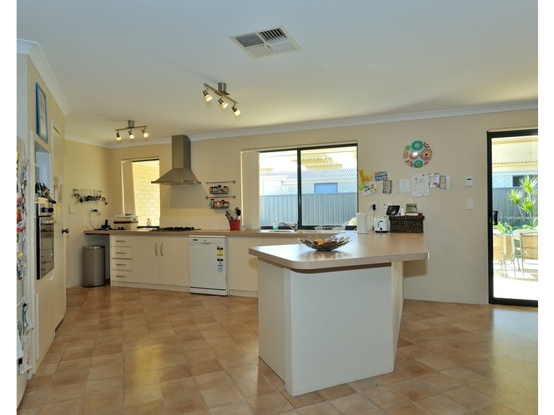 18 Lemon Gum Drive, Baldivis WA 6171