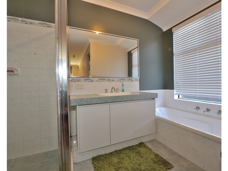 18 Lemon Gum Drive, Baldivis WA 6171