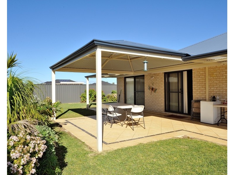 18 Lemon Gum Drive, Baldivis WA 6171