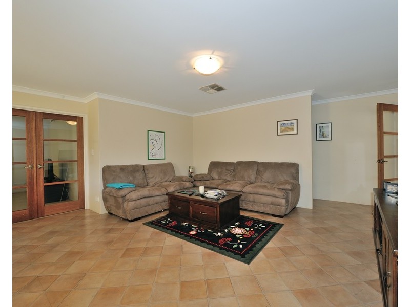 18 Lemon Gum Drive, Baldivis WA 6171