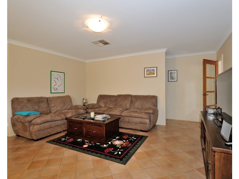 18 Lemon Gum Drive, Baldivis WA 6171