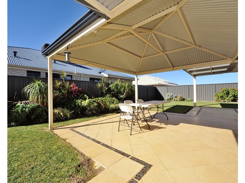 18 Lemon Gum Drive, Baldivis WA 6171