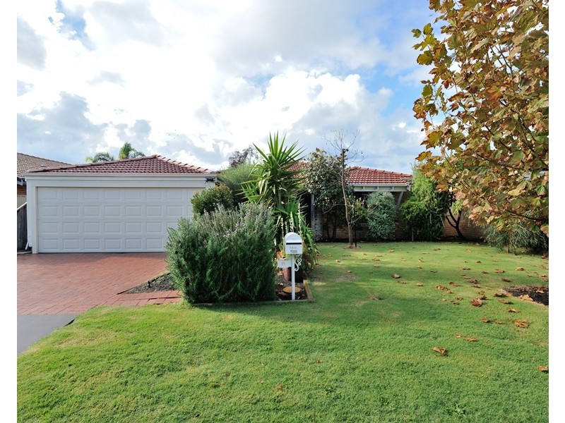 11 Azure Lane, Warnbro WA 6169