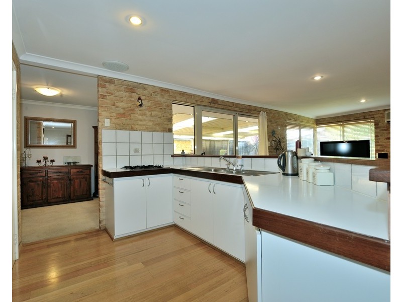 11 Azure Lane, Warnbro WA 6169