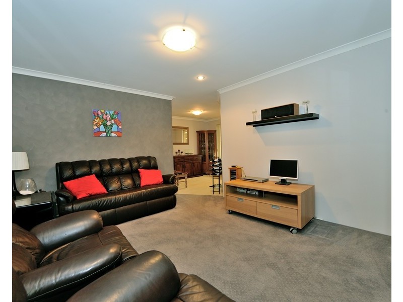 11 Azure Lane, Warnbro WA 6169