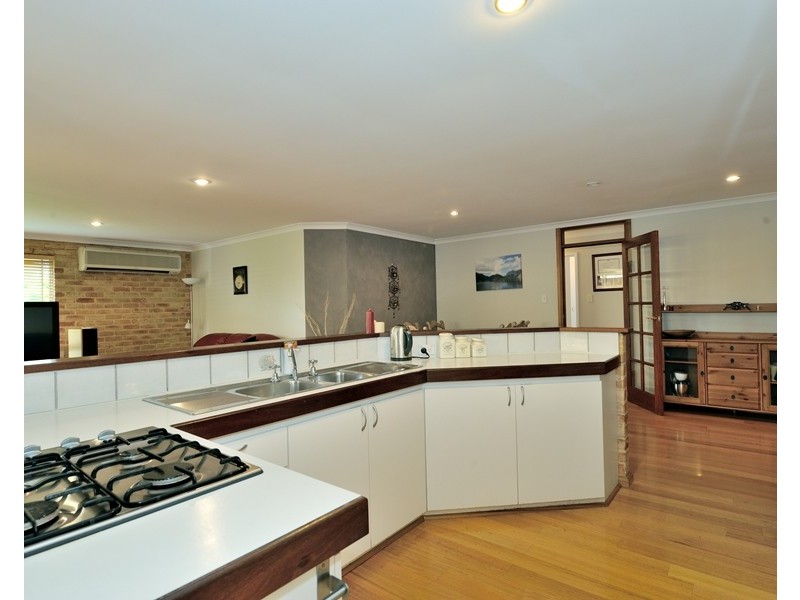11 Azure Lane, Warnbro WA 6169