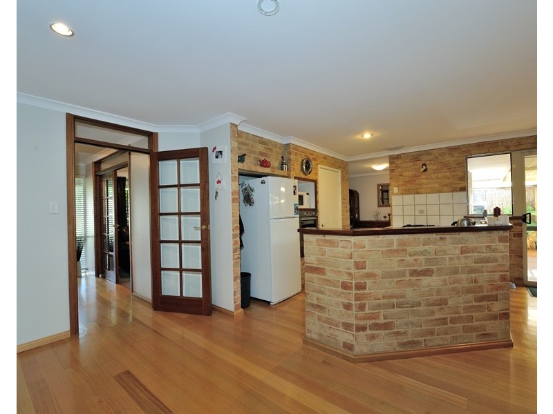 11 Azure Lane, Warnbro WA 6169