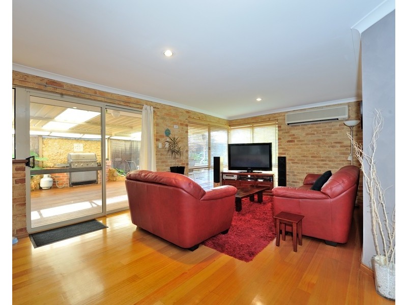 11 Azure Lane, Warnbro WA 6169