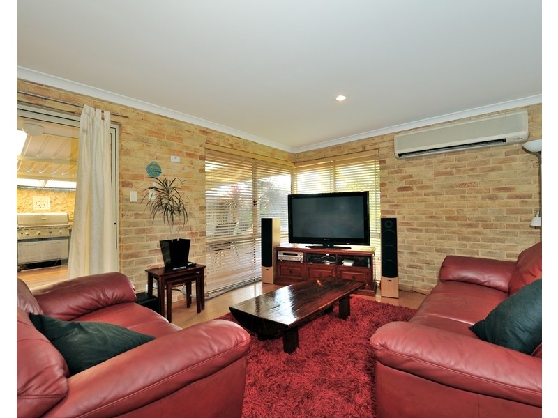11 Azure Lane, Warnbro WA 6169