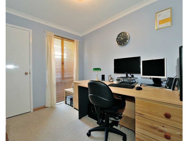 11 Azure Lane, Warnbro WA 6169