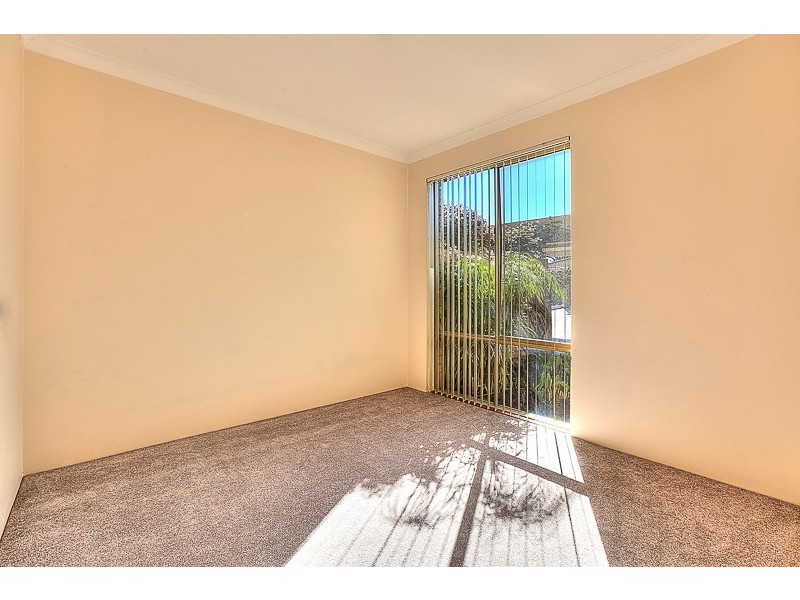 28/96 Simpson Avenue, Rockingham WA 6168