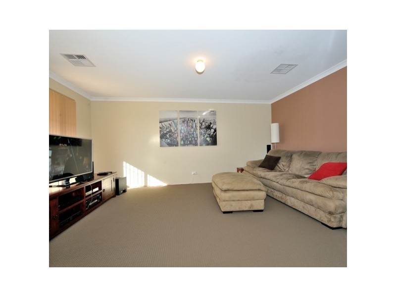 36 Zaragoza Drive, Port Kennedy WA 6172