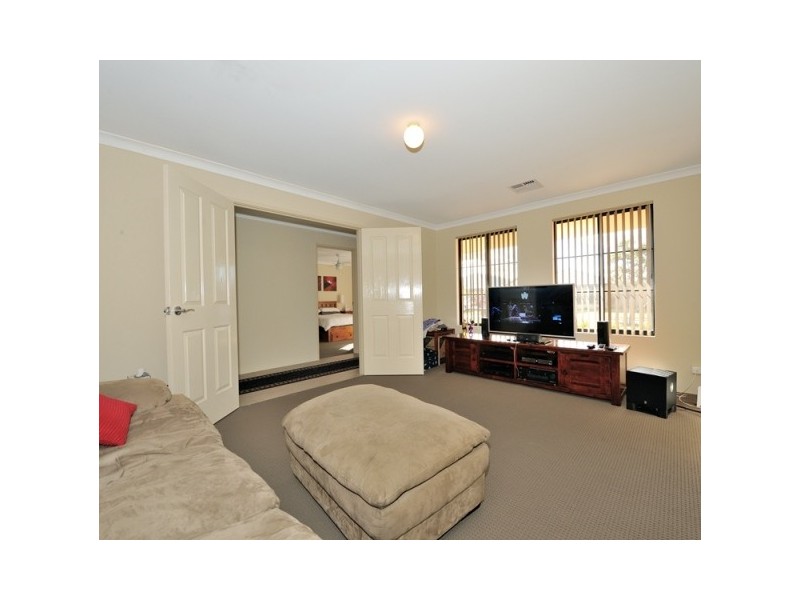 36 Zaragoza Drive, Port Kennedy WA 6172