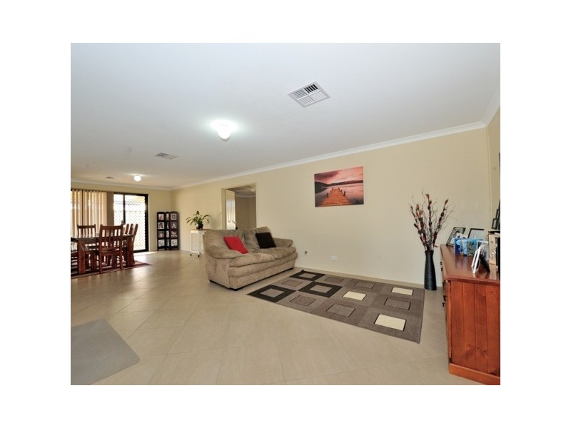 36 Zaragoza Drive, Port Kennedy WA 6172