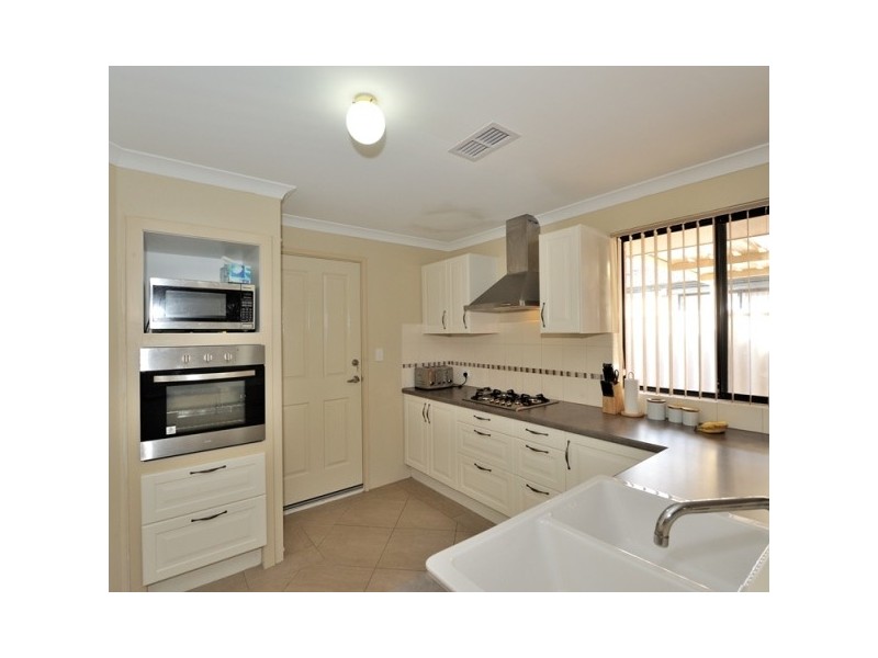 36 Zaragoza Drive, Port Kennedy WA 6172