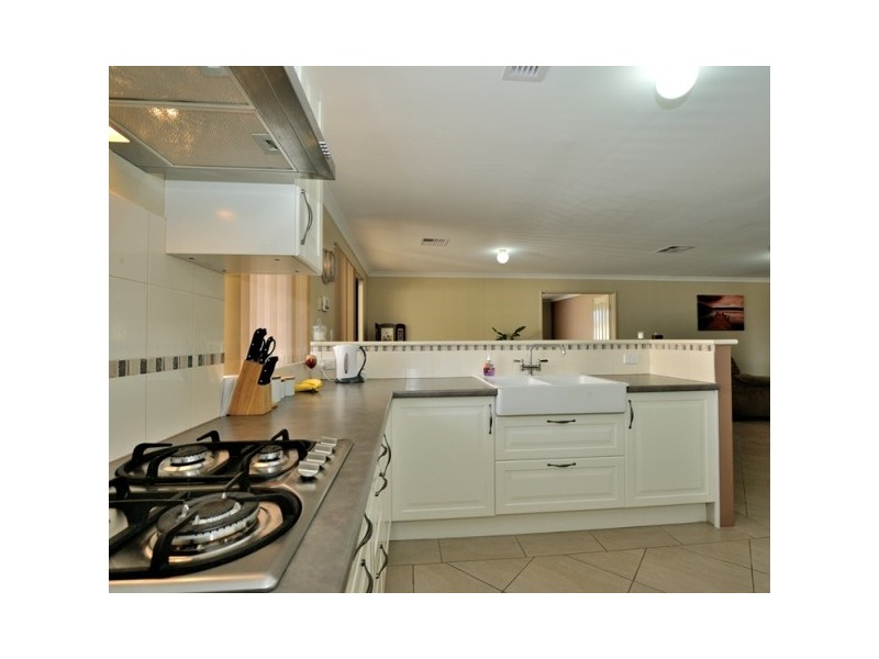 36 Zaragoza Drive, Port Kennedy WA 6172