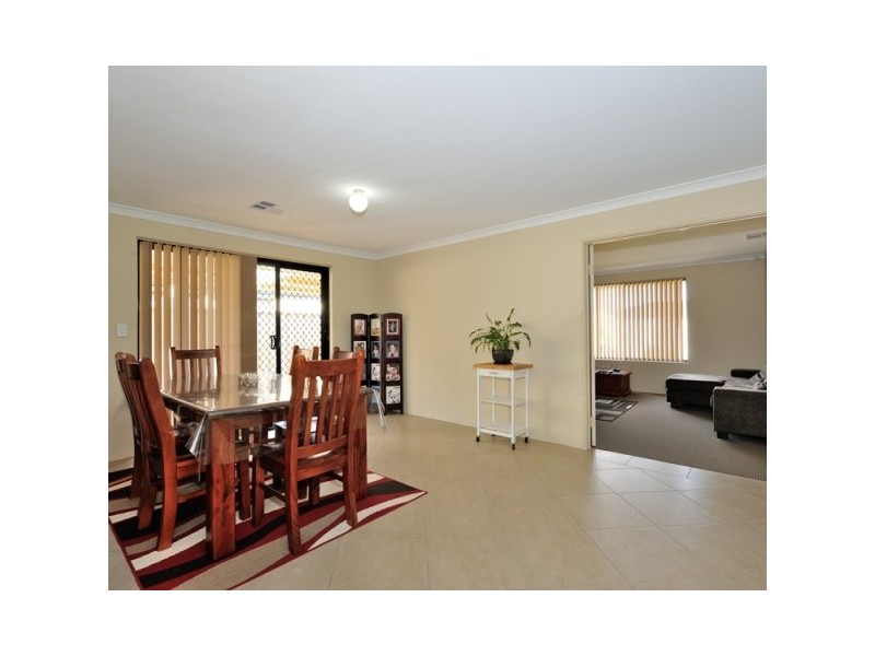 36 Zaragoza Drive, Port Kennedy WA 6172