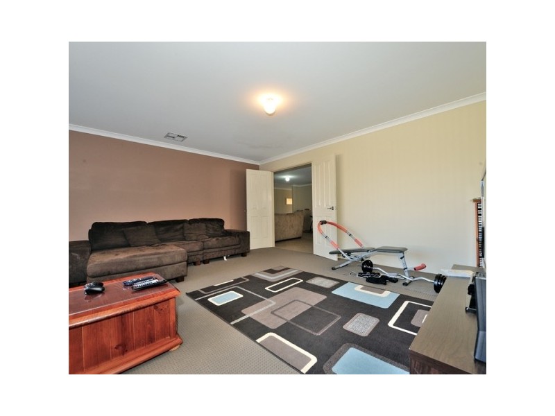 36 Zaragoza Drive, Port Kennedy WA 6172