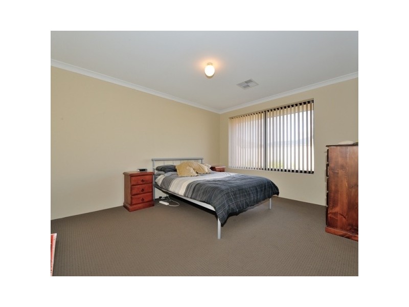 36 Zaragoza Drive, Port Kennedy WA 6172