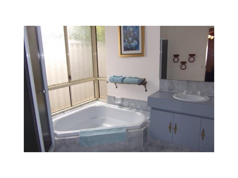 12 Link Way, Cooloongup WA 6168
