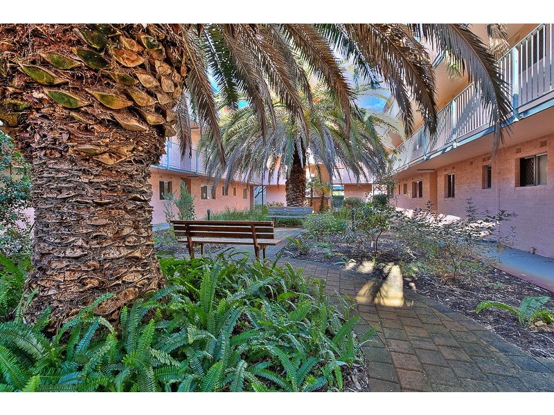 11/4 Canham Way, Orelia WA 6167