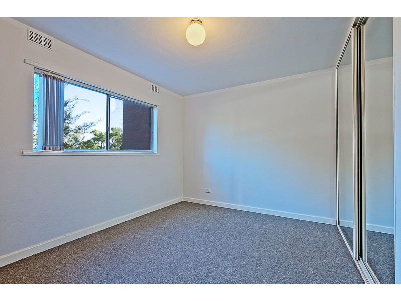 11/4 Canham Way, Orelia WA 6167