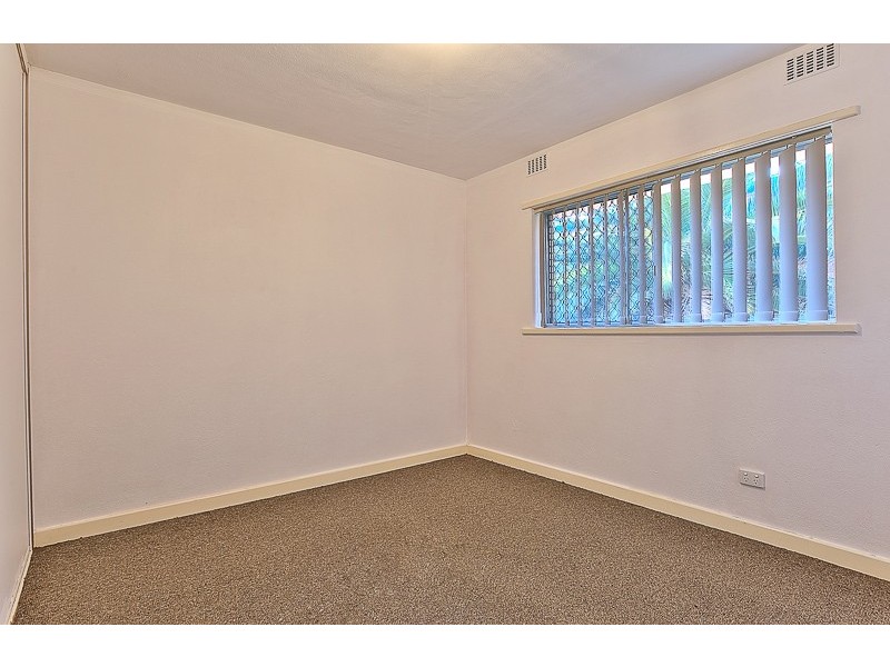 11/4 Canham Way, Orelia WA 6167