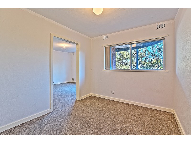 11/4 Canham Way, Orelia WA 6167
