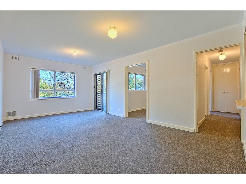 11/4 Canham Way, Orelia WA 6167