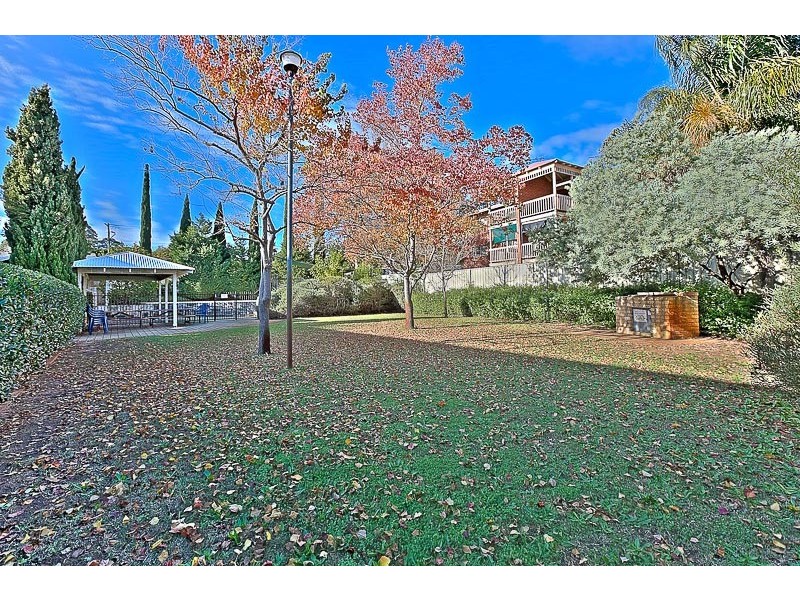11/4 Canham Way, Orelia WA 6167