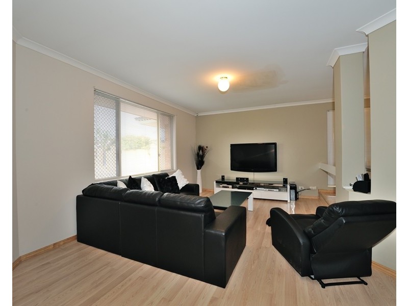 7 Mildura Place, Rockingham WA 6168