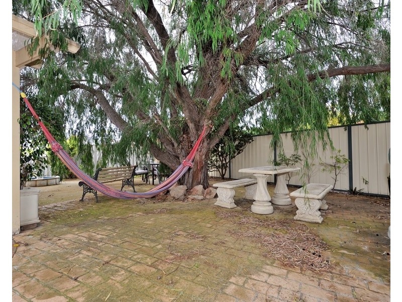 7 Mildura Place, Rockingham WA 6168