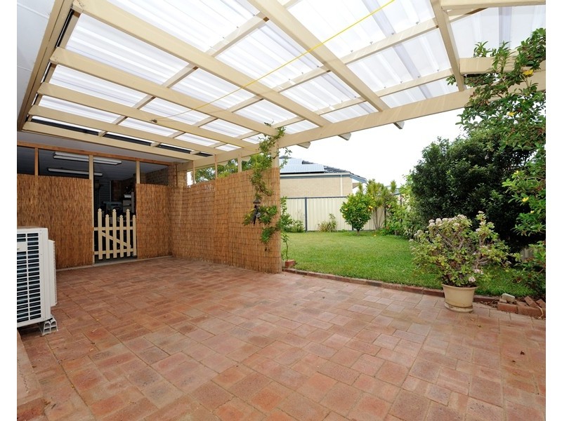7 Mildura Place, Rockingham WA 6168