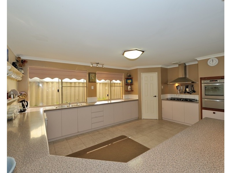 14 Anjou Green, Port Kennedy WA 6172