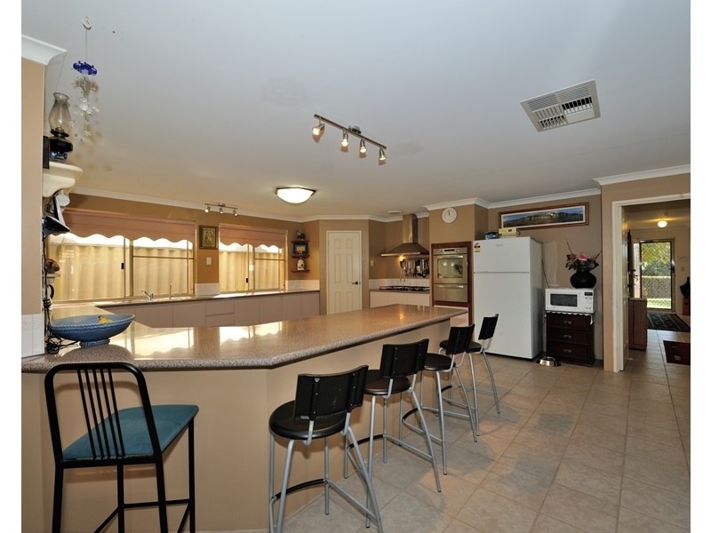 14 Anjou Green, Port Kennedy WA 6172