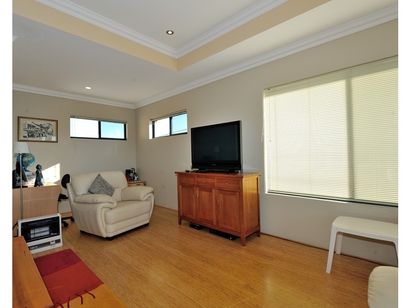 5 Bell Street, Rockingham WA 6168