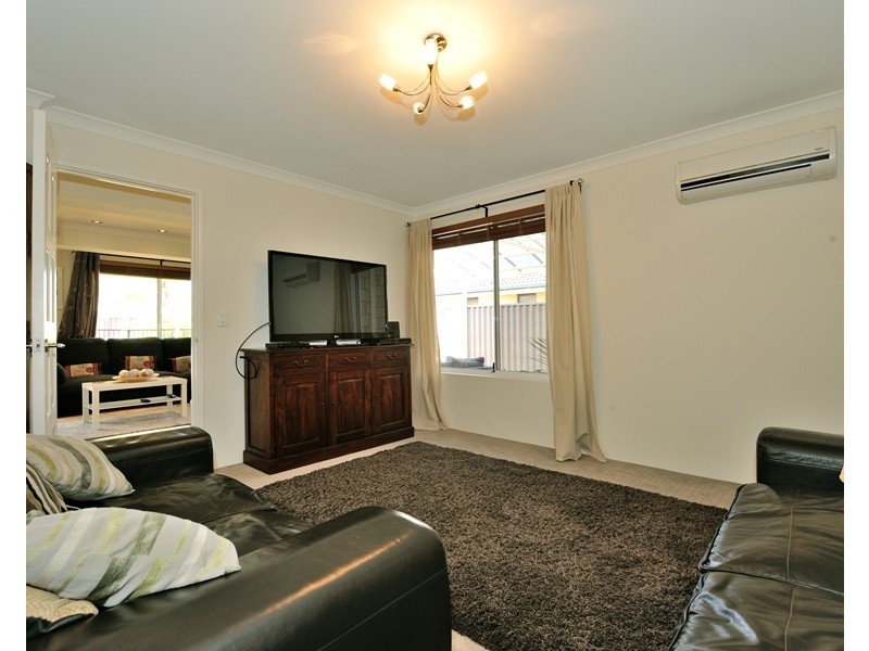 19 St Cloud Way, Port Kennedy WA 6172