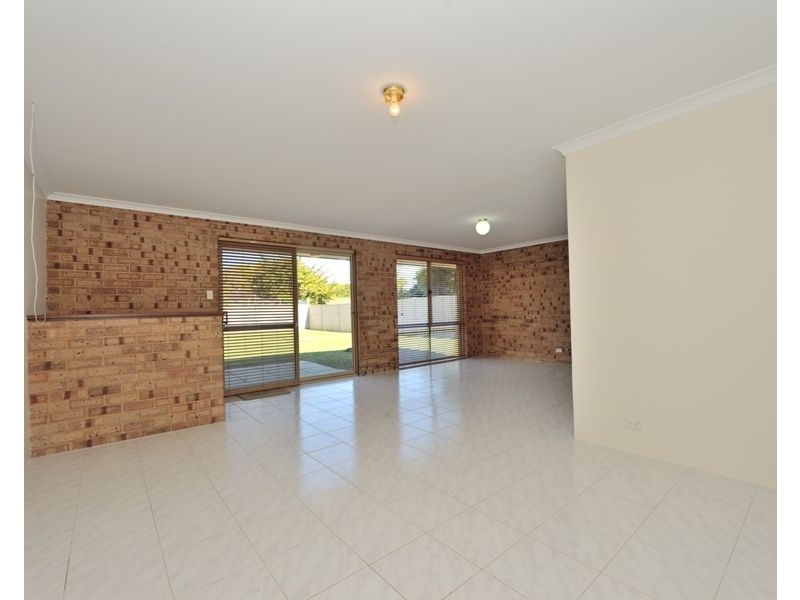 13 Farrington Street, Warnbro WA 6169