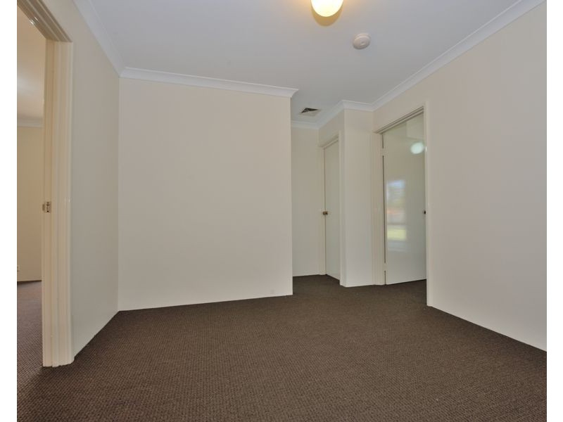 13 Farrington Street, Warnbro WA 6169